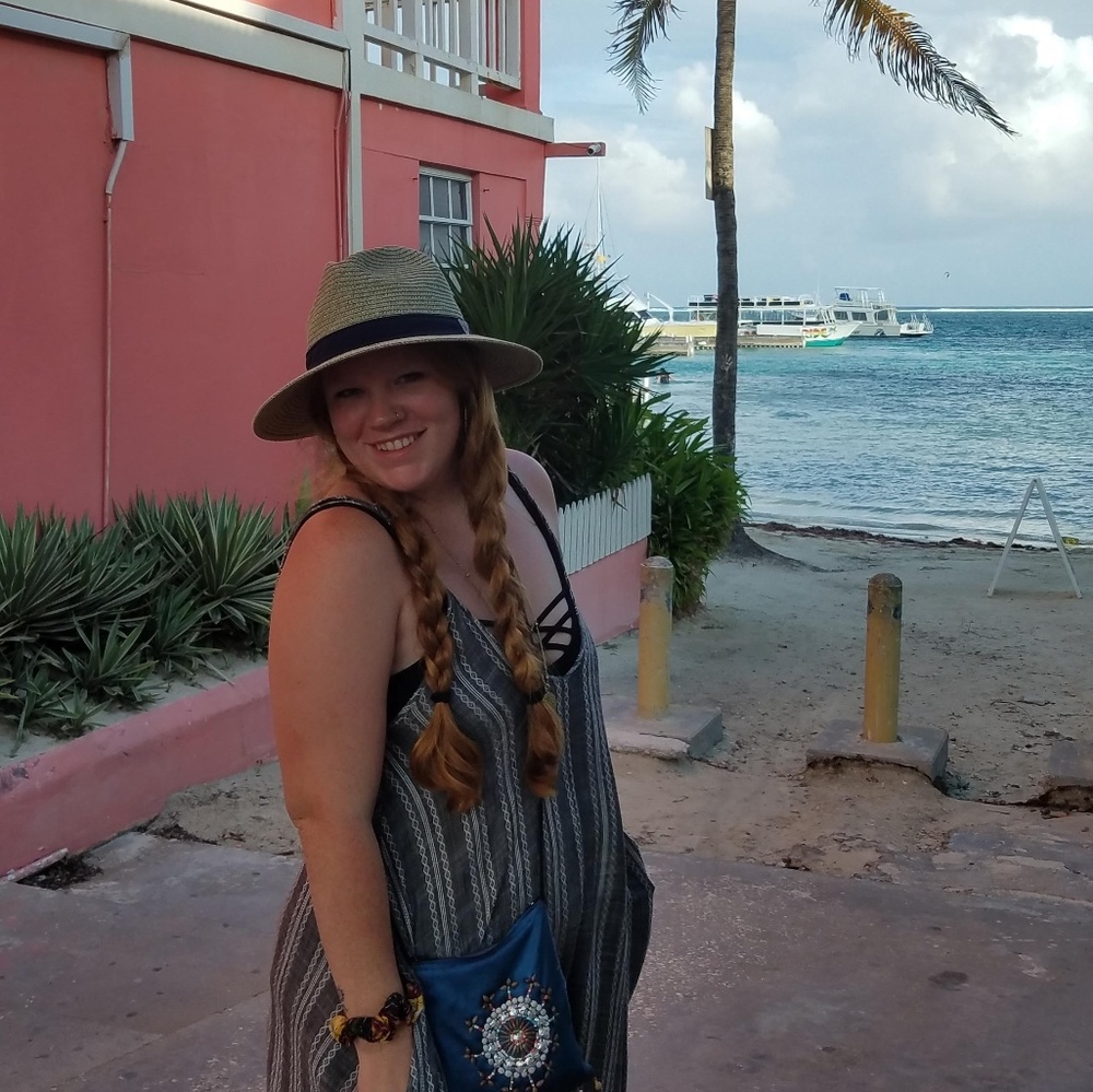 Meet your Posher, Savannah